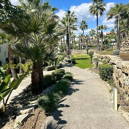 2br Luxe In Marbella Close To Beaches Apartament Estepona
