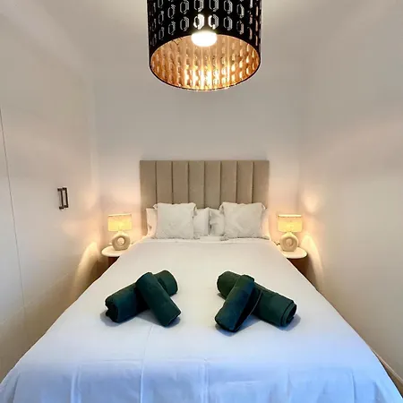 2br Luxe In Marbella Close To Beaches Apartament Estepona