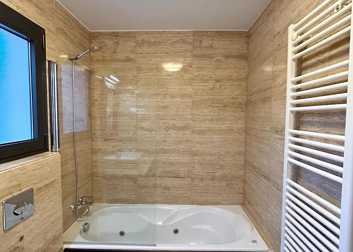 2br Luxe In Marbella Close To Beaches