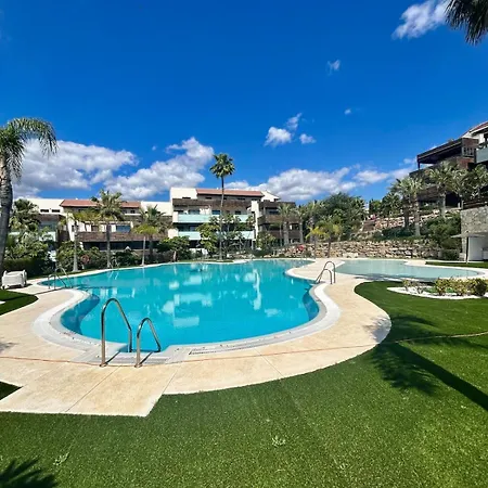 شقة 2br Luxe In Marbella Close To Beaches *