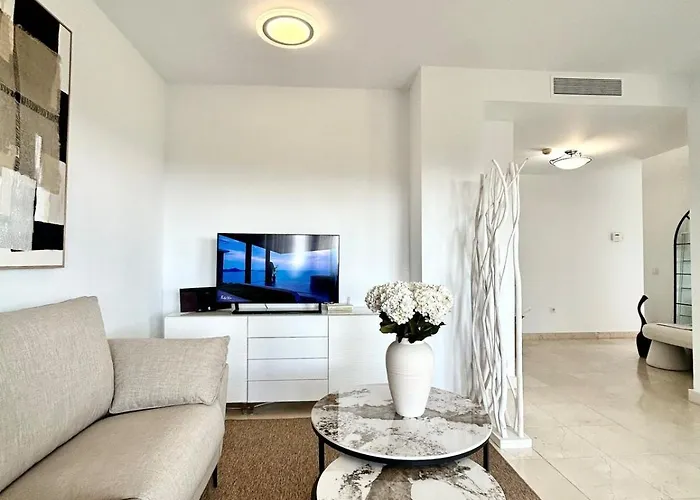 Апартаменти 2br Luxe In Marbella Close To Beaches